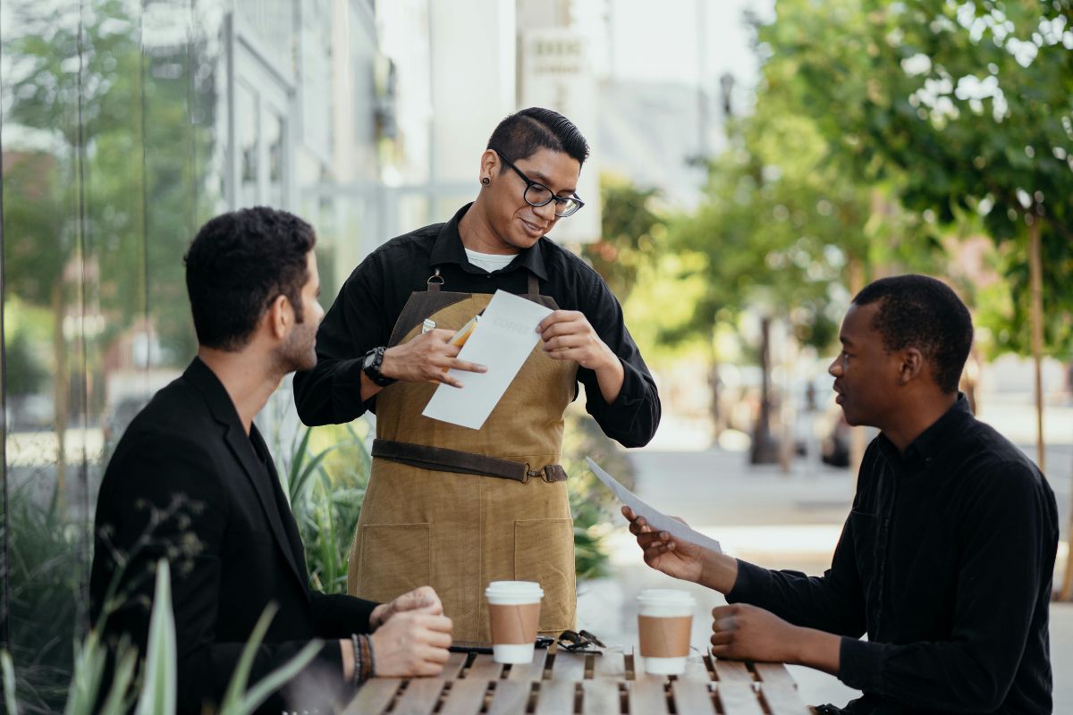How to Save Money When Dining Out