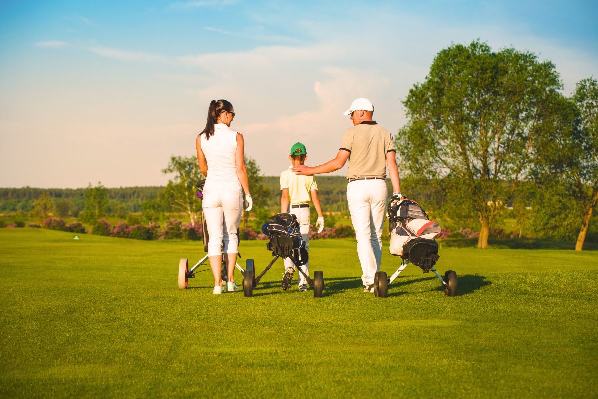 Affordable Ways Families Can Enjoy Golf Together